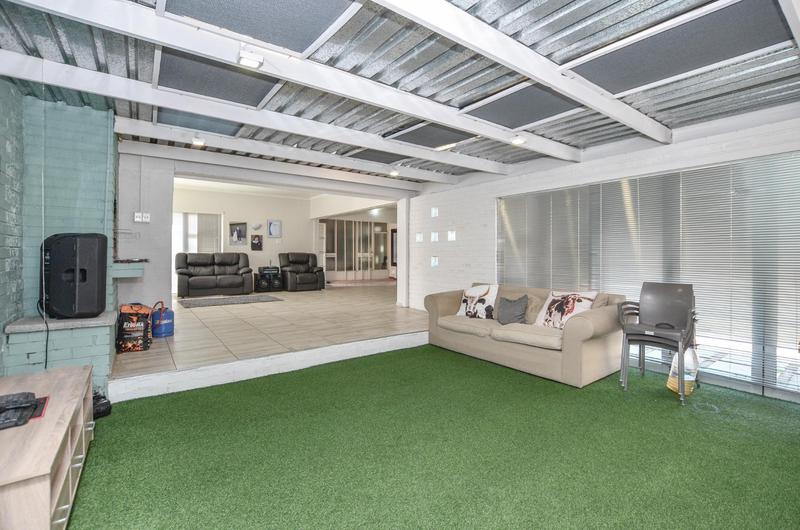 5 Bedroom Property for Sale in Parow North Western Cape